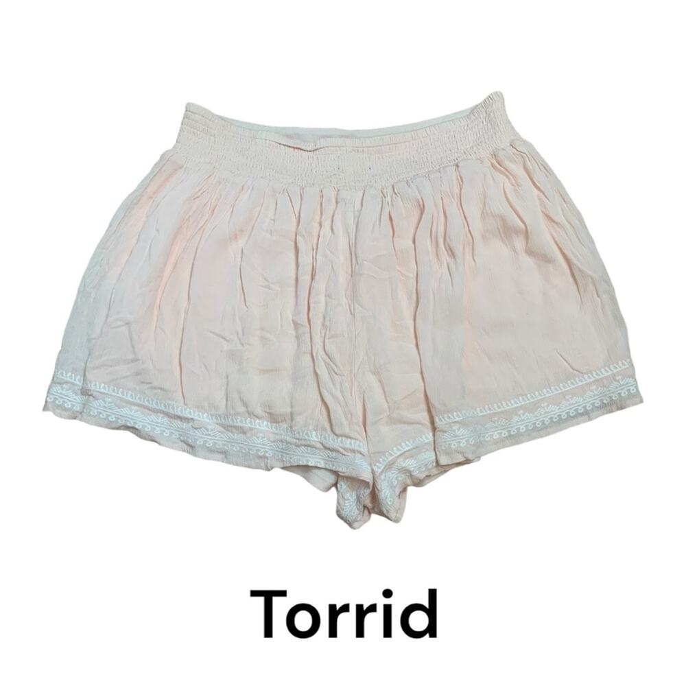 Torrid size 1 pink shorts rayon chiffon lined lightweight casual pull on peach